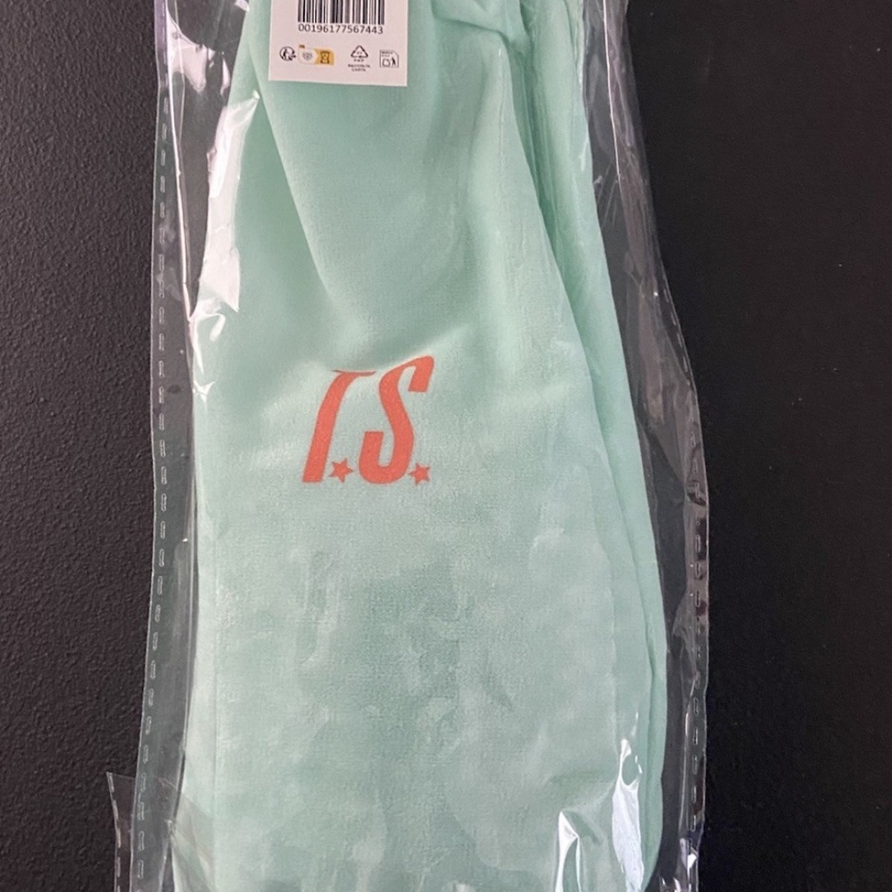 Taylor Swift Blue Hair Brush - Picture 2 of 3